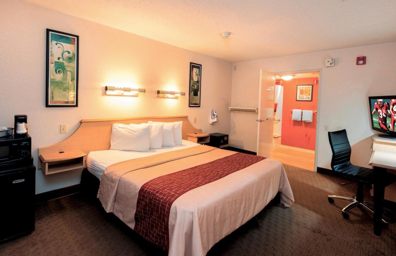 Red Roof Inn San Antonio Airport Экстерьер фото